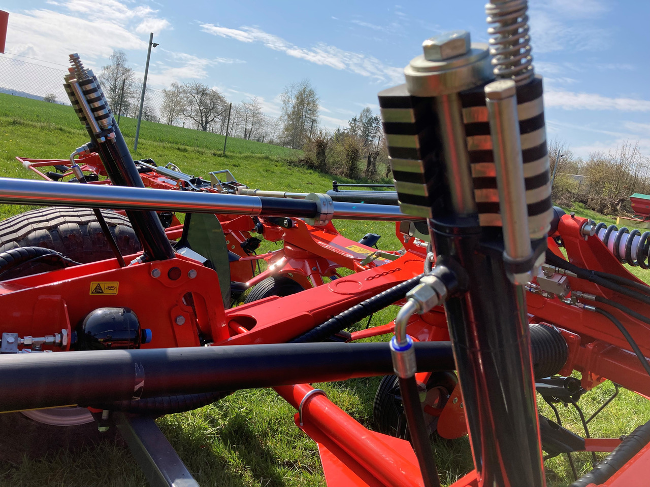 Kuhn GF 13003T Giroheuer - Faneuse: photos 2 Kuhn GF 13003T Giroheuer - Faneuse: photos 2