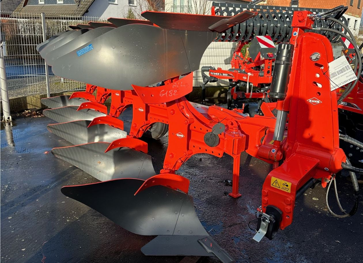 Kuhn MULTI-MASTER 123 5 (4E 1) - Charrue: photos 1 Kuhn MULTI-MASTER 123 5 (4E 1) - Charrue: photos 1
