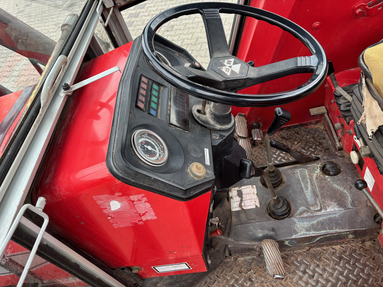 Massey Ferguson 274s Allrad - Tracteur agricole: photos 2 Massey Ferguson 274s Allrad - Tracteur agricole: photos 2