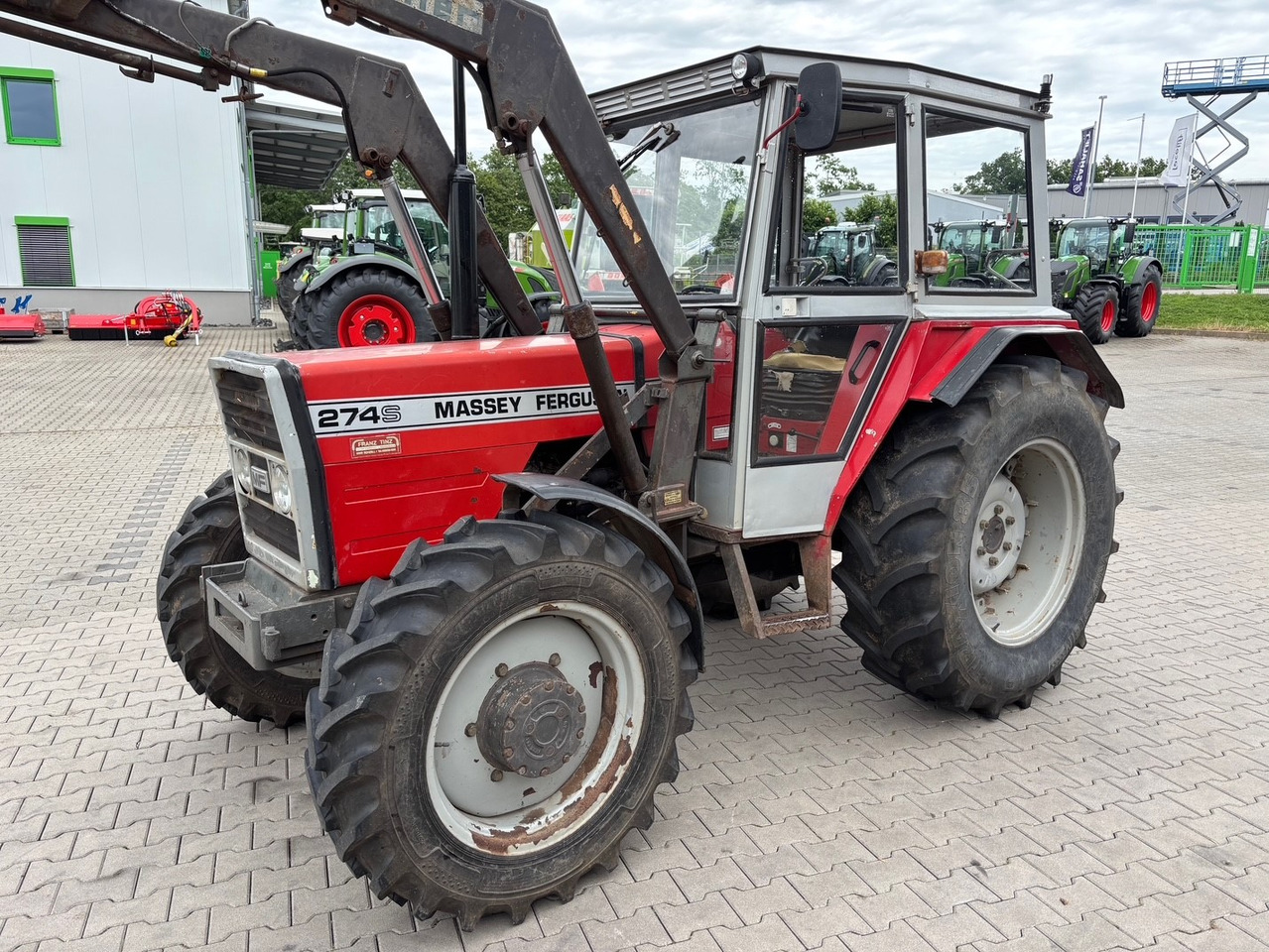 Massey Ferguson 274s Allrad - Tracteur agricole: photos 1 Massey Ferguson 274s Allrad - Tracteur agricole: photos 1