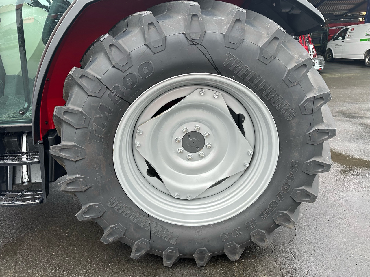 Massey Ferguson 4710 M Cab Essential Dyna 2 - Tracteur agricole: photos 3 Massey Ferguson 4710 M Cab Essential Dyna 2 - Tracteur agricole: photos 3