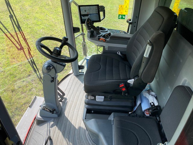 Massey Ferguson 7370 Beta - Moissonneuse-batteuse: photos 4 Massey Ferguson 7370 Beta - Moissonneuse-batteuse: photos 4