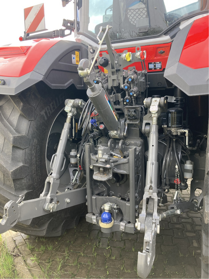 Massey Ferguson 8S.245 Dyna-VT EXCLUSIVE - Tracteur agricole: photos 3 Massey Ferguson 8S.245 Dyna-VT EXCLUSIVE - Tracteur agricole: photos 3