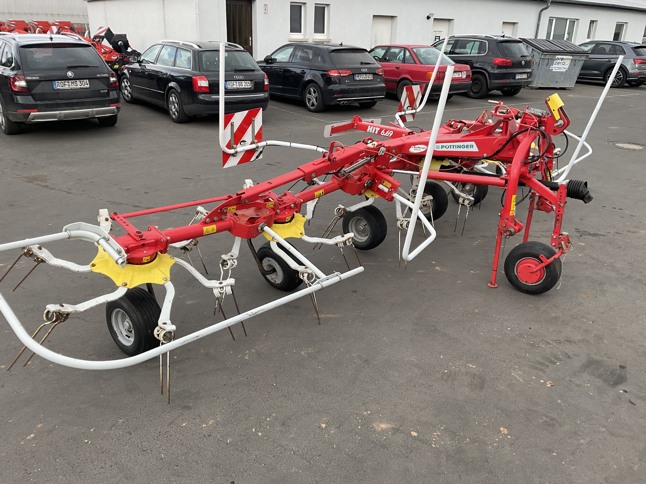 Pöttinger 6.69 Hit - Faneuse: photos 3 Pöttinger 6.69 Hit - Faneuse: photos 3