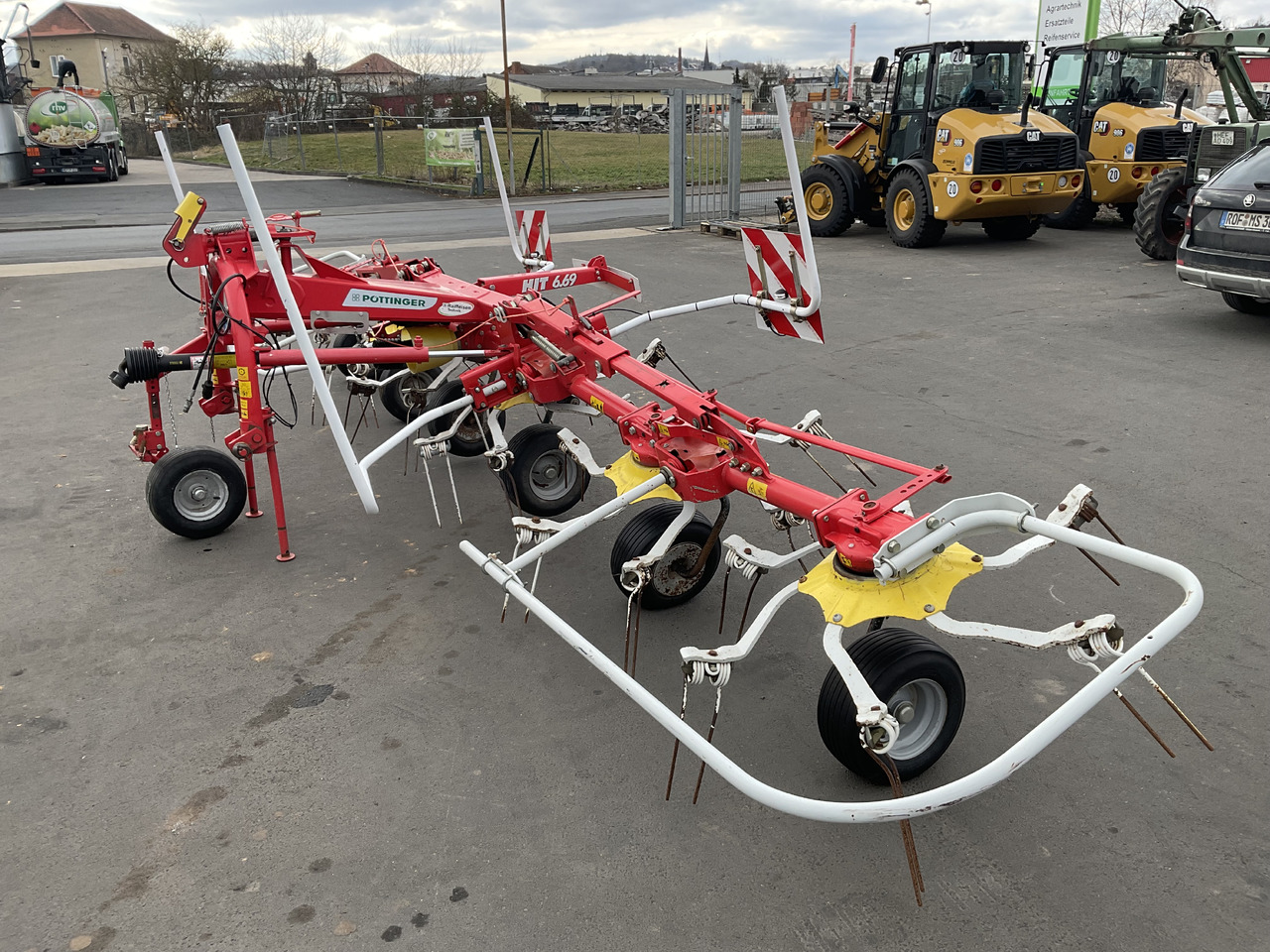 Pöttinger 6.69 Hit - Faneuse: photos 1 Pöttinger 6.69 Hit - Faneuse: photos 1
