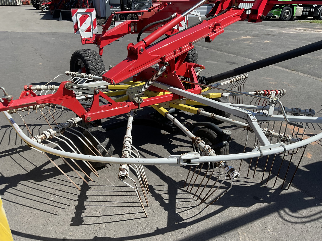 Pöttinger Top 722 Seitenschwader - Faneuse: photos 3 Pöttinger Top 722 Seitenschwader - Faneuse: photos 3