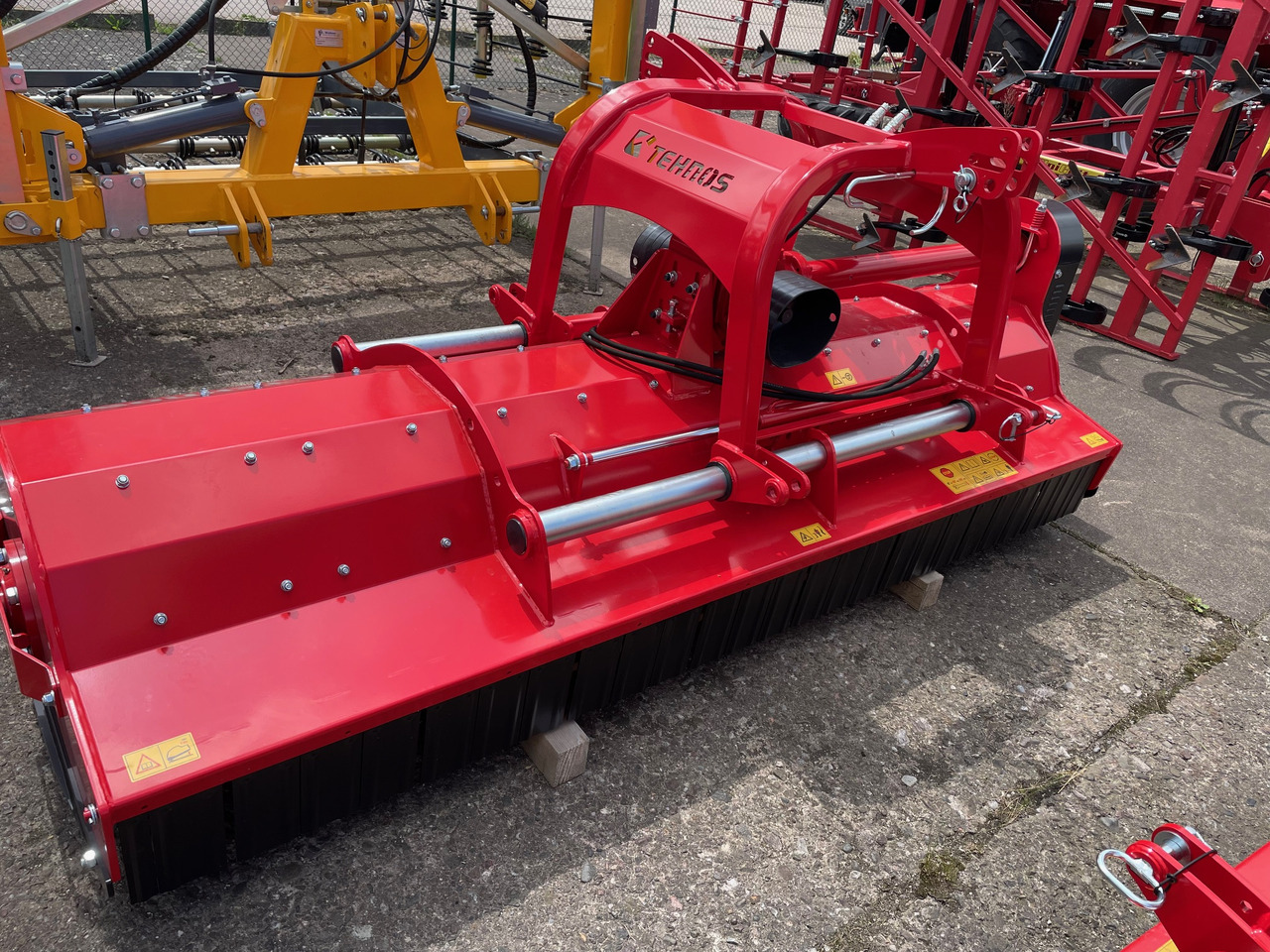 Tehnos Universalmulcher MU 280R Profi - Broyeur à axe horizontal: photos 1 Tehnos Universalmulcher MU 280R Profi - Broyeur à axe horizontal: photos 1