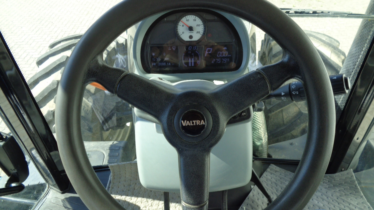 Valtra S374 - Tracteur agricole: photos 2 Valtra S374 - Tracteur agricole: photos 2