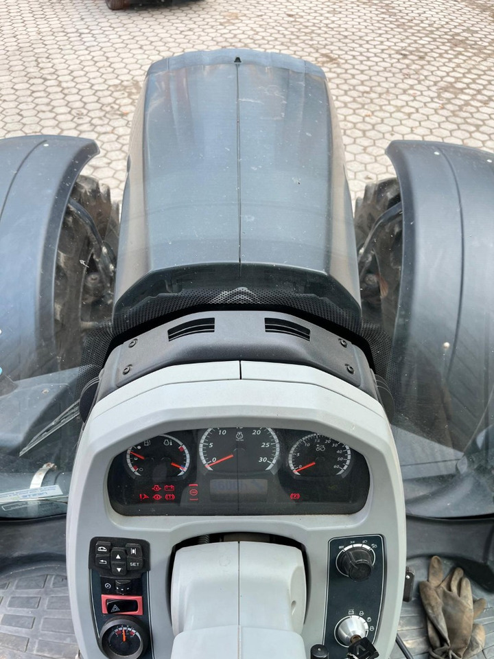 Valtra T214 Direct TwinTrac - Tracteur agricole: photos 2 Valtra T214 Direct TwinTrac - Tracteur agricole: photos 2