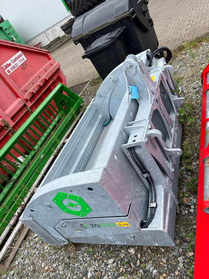 Zocon Hochkippschaufel 200 - Chargeur frontal pour tracteur: photos 1 Zocon Hochkippschaufel 200 - Chargeur frontal pour tracteur: photos 1