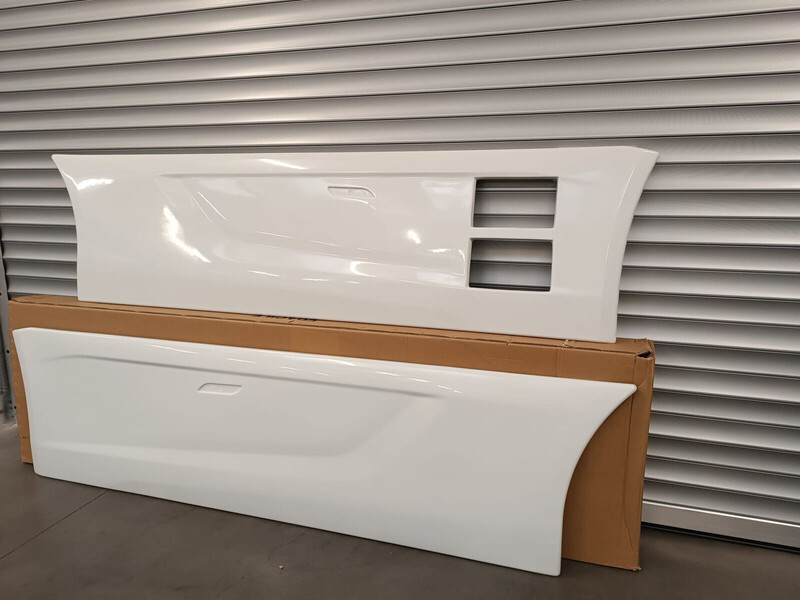Iveco S WAY EURO 6 - ADBlue steps / scalini ADBlue - Aérodynamique/ Spoilers pour Camion: photos 5 Iveco S WAY EURO 6 - ADBlue steps / scalini ADBlue - Aérodynamique/ Spoilers pour Camion: photos 5