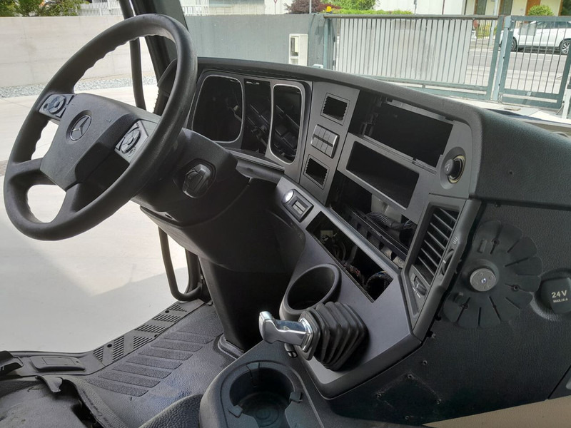 Mercedes-Benz AROCS ACTROS Streamline MP4 - Cabine et intérieur pour Camion: photos 5 Mercedes-Benz AROCS ACTROS Streamline MP4 - Cabine et intérieur pour Camion: photos 5