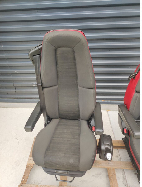 Volvo FH4 - FH13 FH16 - Siège pour Camion: photos 4 Volvo FH4 - FH13 FH16 - Siège pour Camion: photos 4