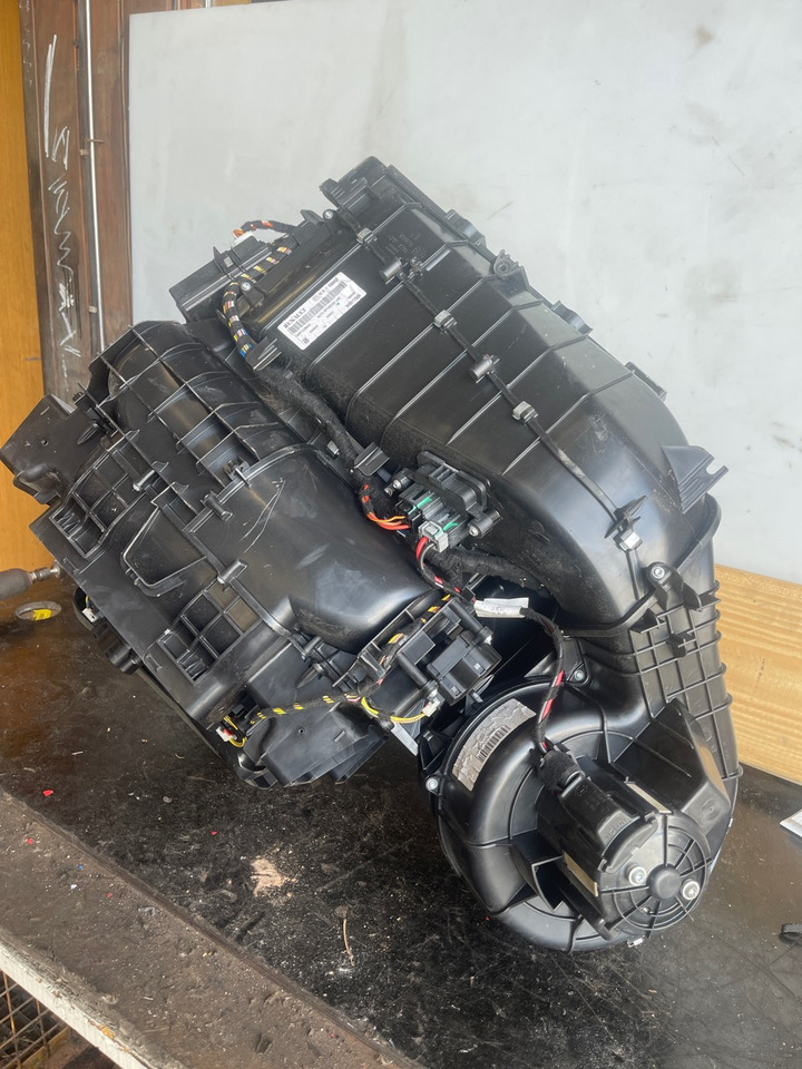 RENAULT KLIMA / AC UNIT 7484515288 - Cabine et intérieur pour Camion: photos 1 RENAULT KLIMA / AC UNIT 7484515288 - Cabine et intérieur pour Camion: photos 1