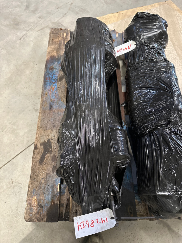 SCANIA CRANKSHAFT 1428624 - Moteur et pièces pour Camion: photos 1 SCANIA CRANKSHAFT 1428624 - Moteur et pièces pour Camion: photos 1