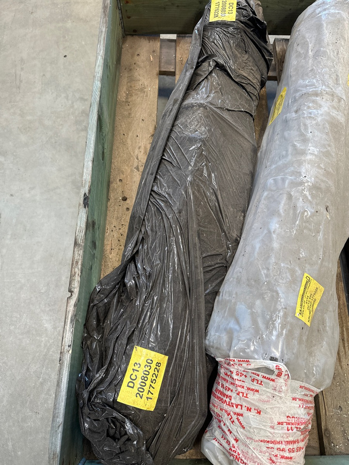 SCANIA CRANKSHAFT 2008030 / 1775228 - Moteur et pièces pour Camion: photos 1 SCANIA CRANKSHAFT 2008030 / 1775228 - Moteur et pièces pour Camion: photos 1