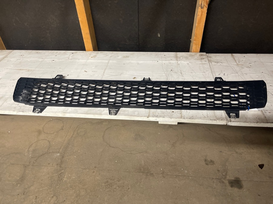 SCANIA LOWER MESH 2307674 - Carrosserie et extérieur pour Camion: photos 1 SCANIA LOWER MESH 2307674 - Carrosserie et extérieur pour Camion: photos 1