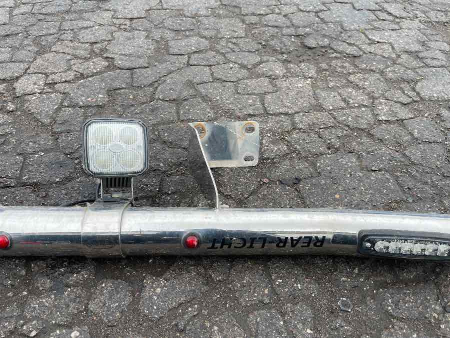 VOLVO LIGHT BOOM, CHROME - Lumière/ Éclairage pour Camion: photos 2 VOLVO LIGHT BOOM, CHROME - Lumière/ Éclairage pour Camion: photos 2