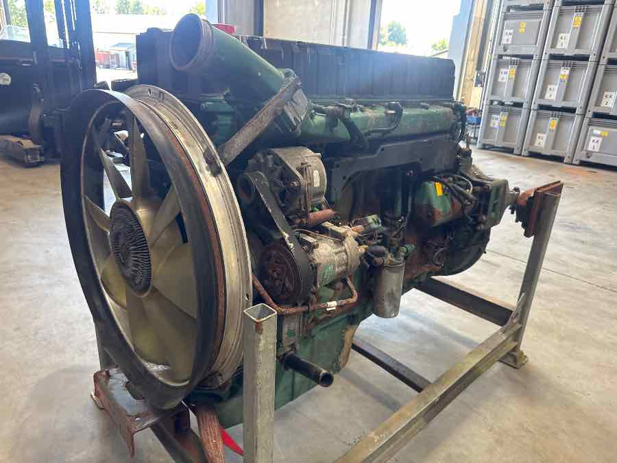 VOLVO MOTOR D12C - 380 HP VEB - Moteur pour Camion: photos 3 VOLVO MOTOR D12C - 380 HP VEB - Moteur pour Camion: photos 3
