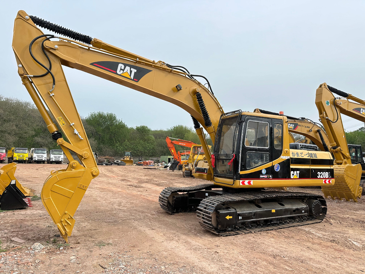 CAT 320BL crawler excavator - Pelle sur chenille: photos 2 CAT 320BL crawler excavator - Pelle sur chenille: photos 2