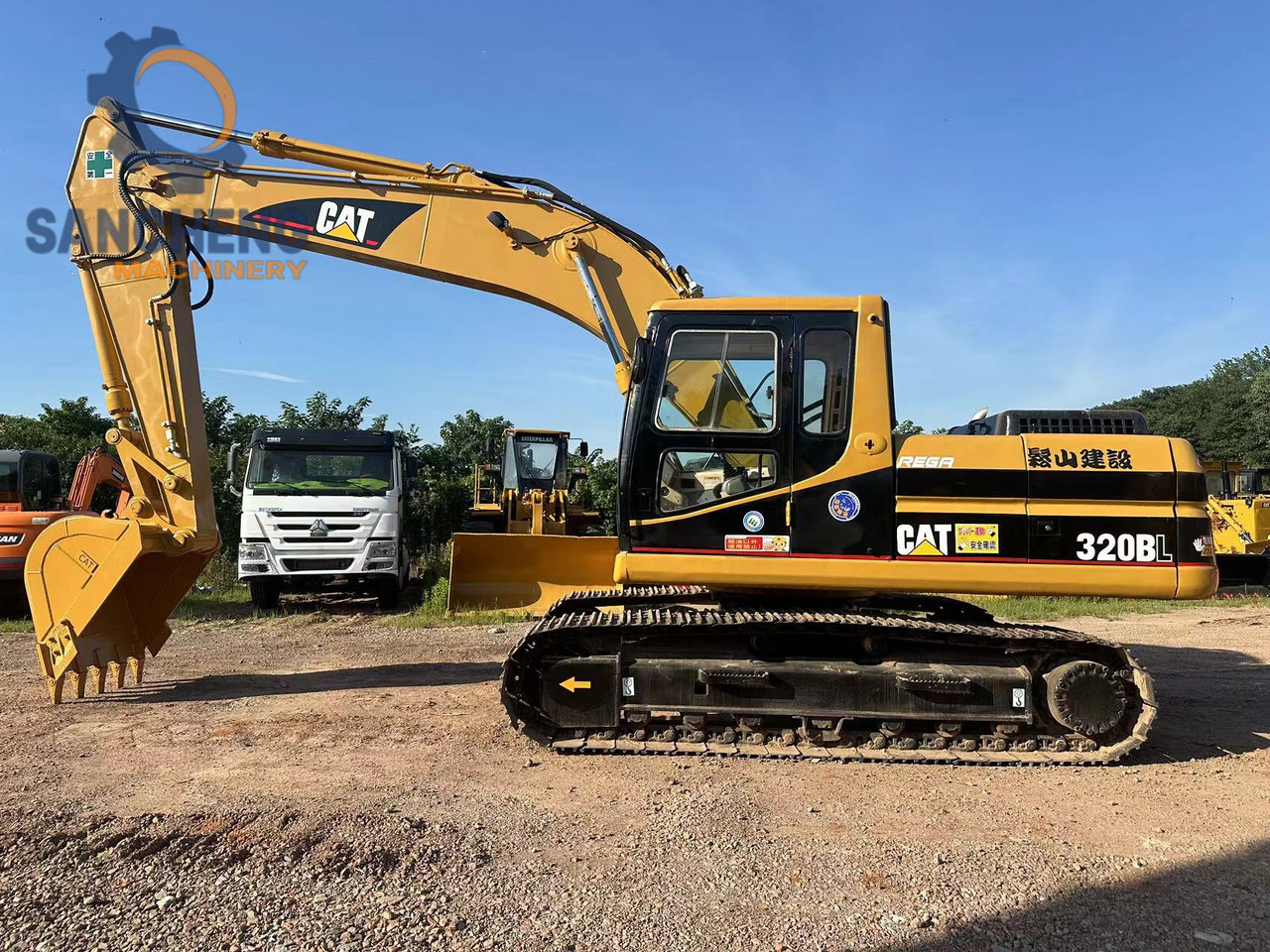 CATERPILLAR 320BL - Pelle sur chenille: photos 2 CATERPILLAR 320BL - Pelle sur chenille: photos 2