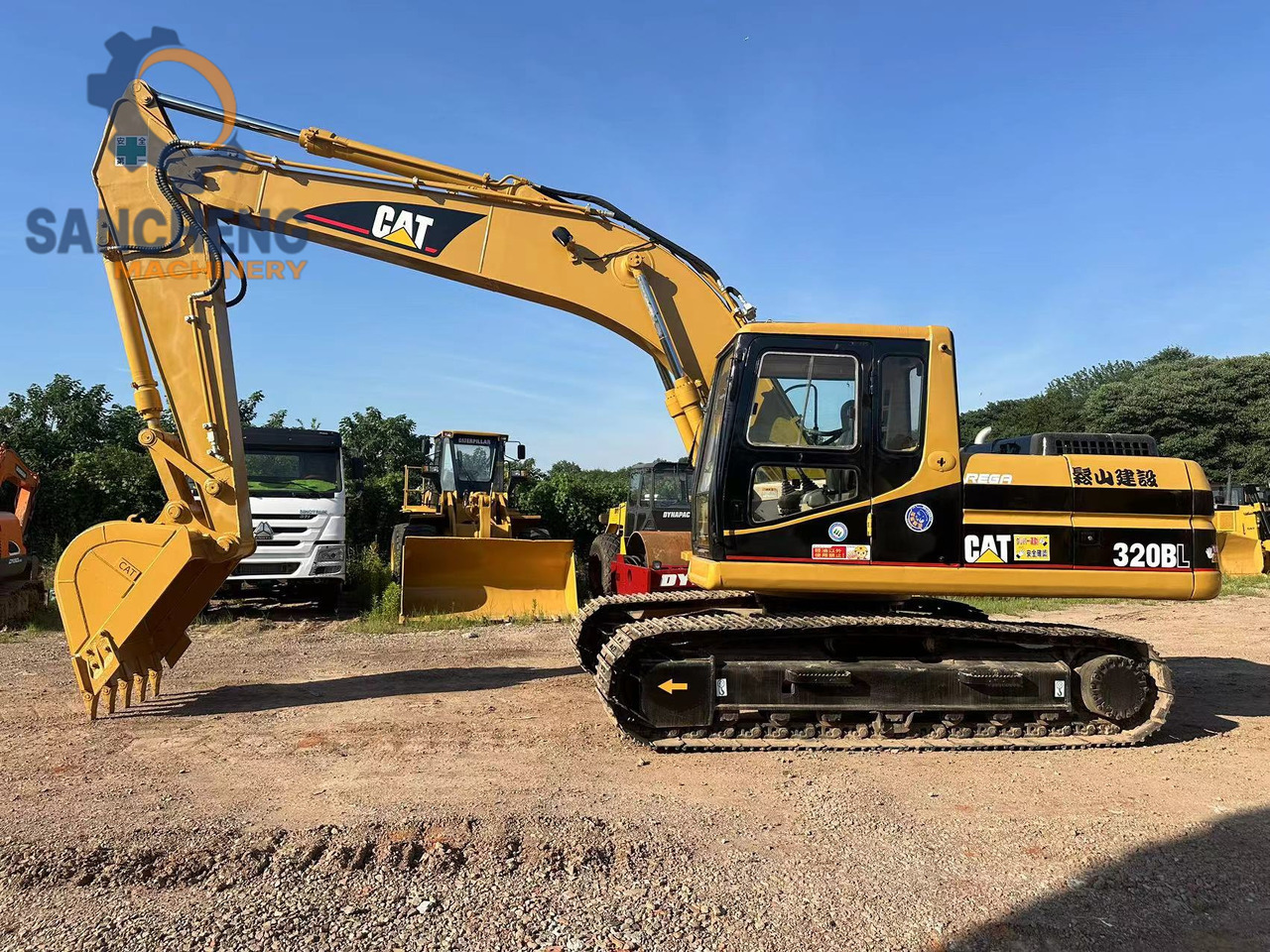 CATERPILLAR 320BL - Pelle sur chenille: photos 3 CATERPILLAR 320BL - Pelle sur chenille: photos 3