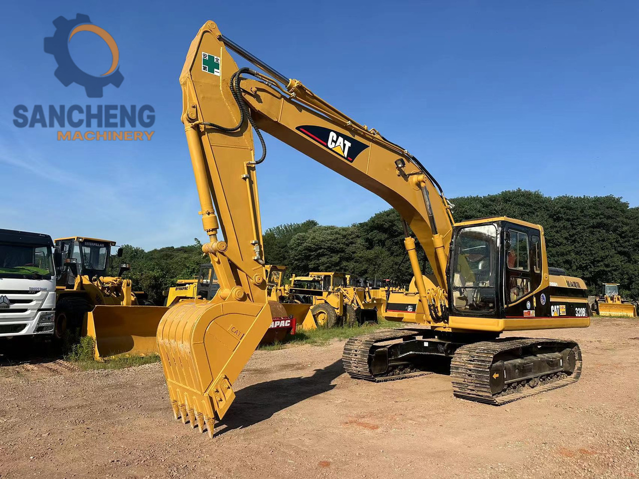 CATERPILLAR 320BL - Pelle sur chenille: photos 4 CATERPILLAR 320BL - Pelle sur chenille: photos 4