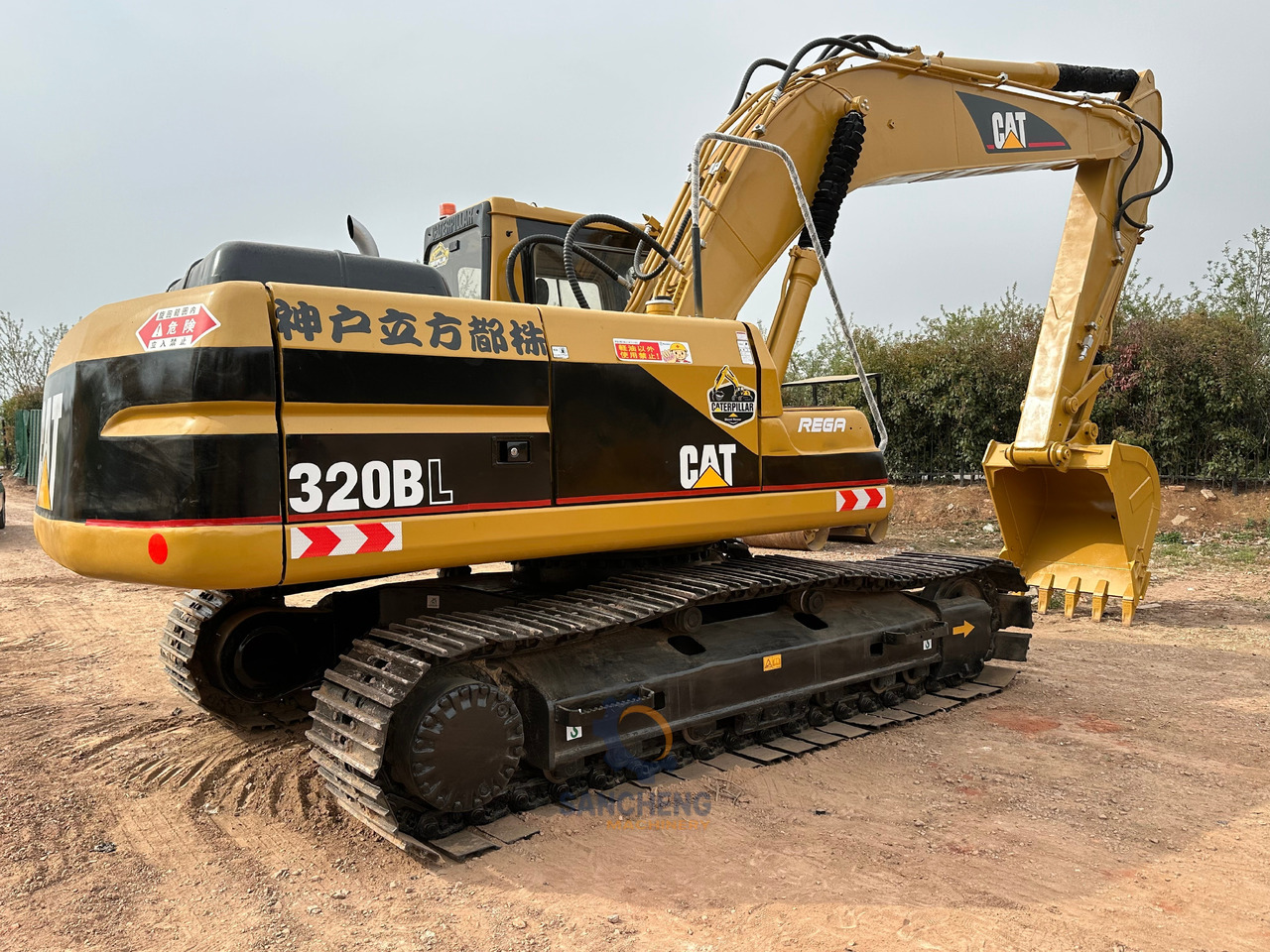 CATERPILLAR 320BL - Pelle sur chenille: photos 1 CATERPILLAR 320BL - Pelle sur chenille: photos 1