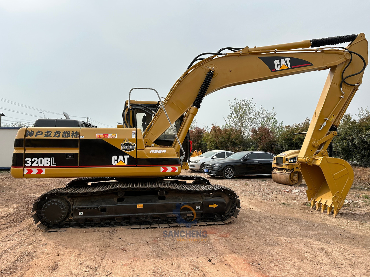 CATERPILLAR 320BL - Pelle sur chenille: photos 5 CATERPILLAR 320BL - Pelle sur chenille: photos 5