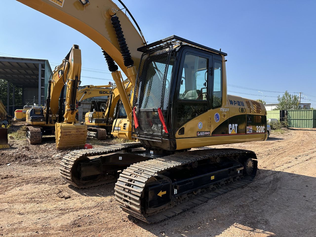 CATERPILLAR 320CL - Pelle sur chenille: photos 4 CATERPILLAR 320CL - Pelle sur chenille: photos 4