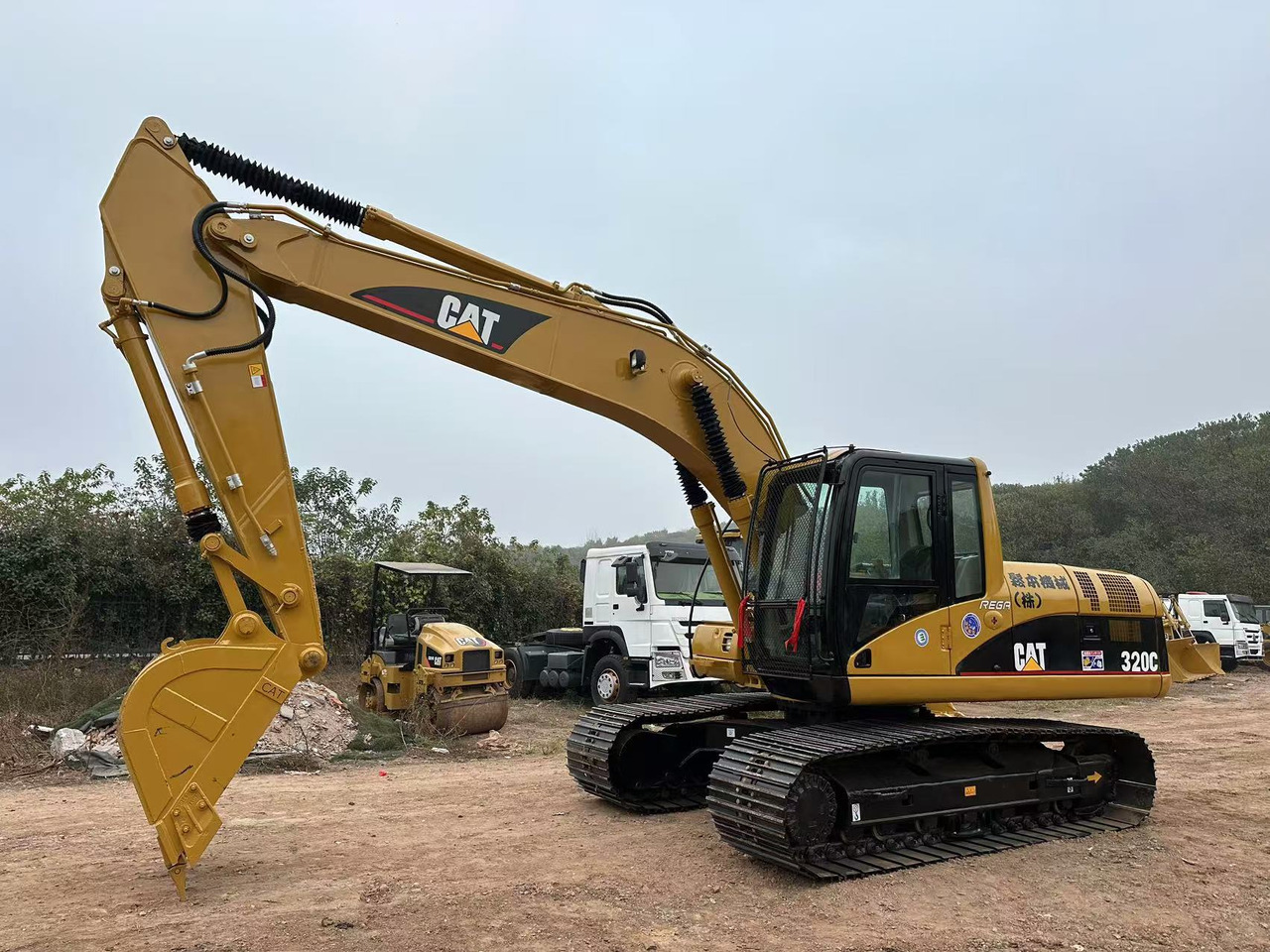 CATERPILLAR 320CL - Pelle sur chenille: photos 5 CATERPILLAR 320CL - Pelle sur chenille: photos 5