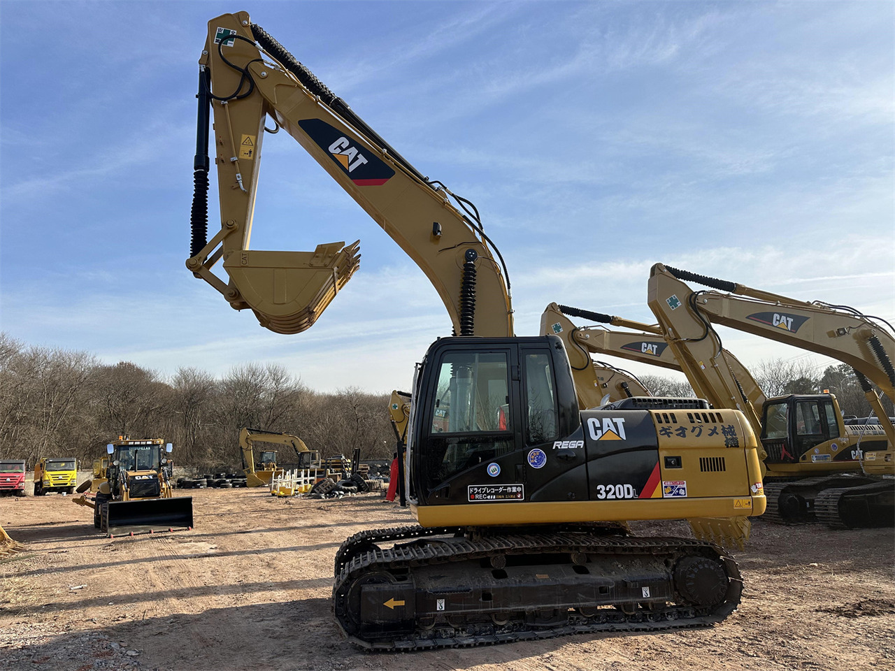 CATERPILLAR 320DL - Pelle sur chenille: photos 1 CATERPILLAR 320DL - Pelle sur chenille: photos 1