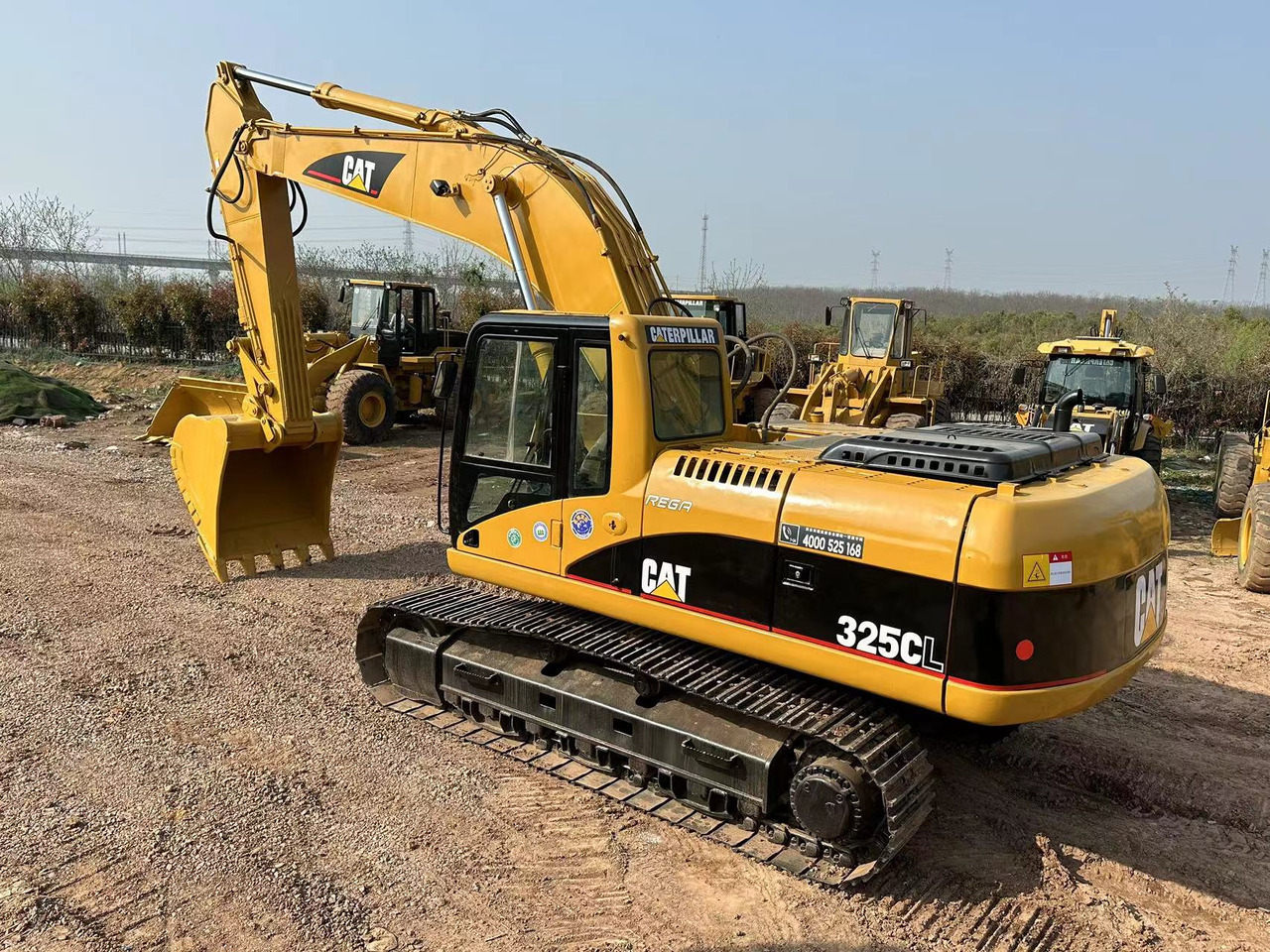 CATERPILLAR 325C - Pelle sur chenille: photos 5 CATERPILLAR 325C - Pelle sur chenille: photos 5