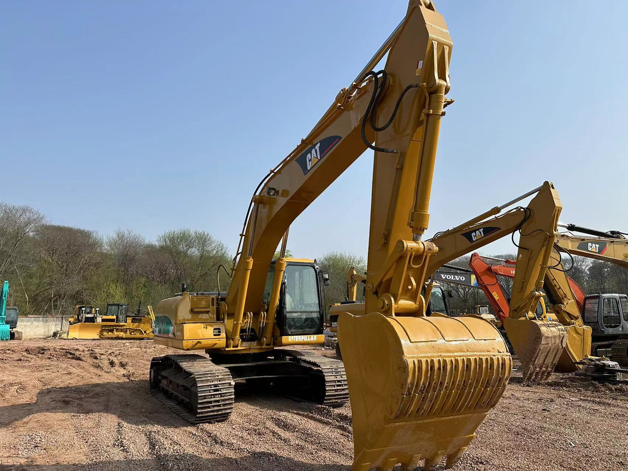 CATERPILLAR 325C - Pelle sur chenille: photos 4 CATERPILLAR 325C - Pelle sur chenille: photos 4