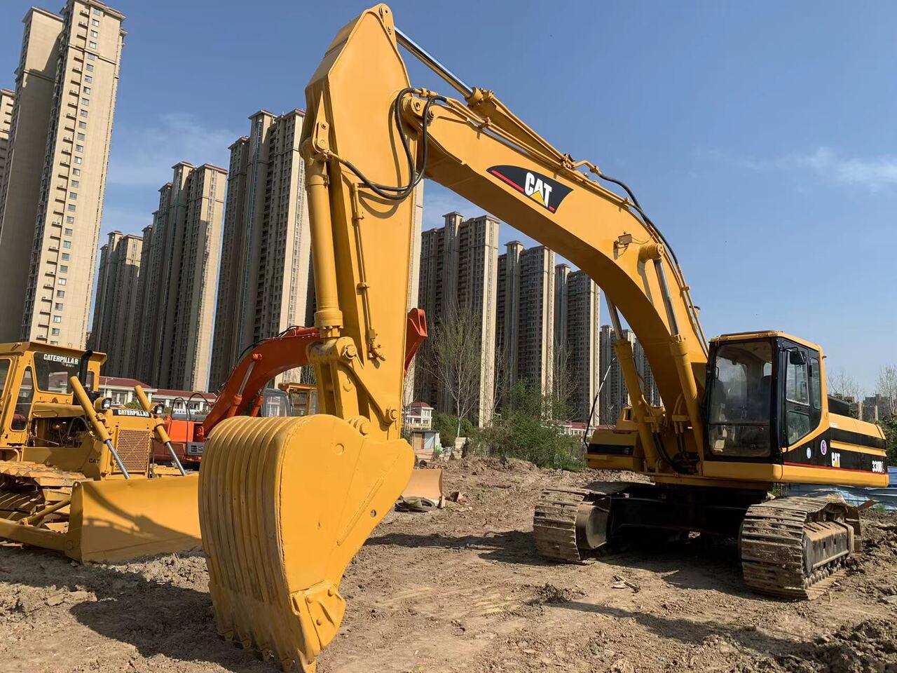 CATERPILLAR 330BL - Pelle sur chenille: photos 4 CATERPILLAR 330BL - Pelle sur chenille: photos 4