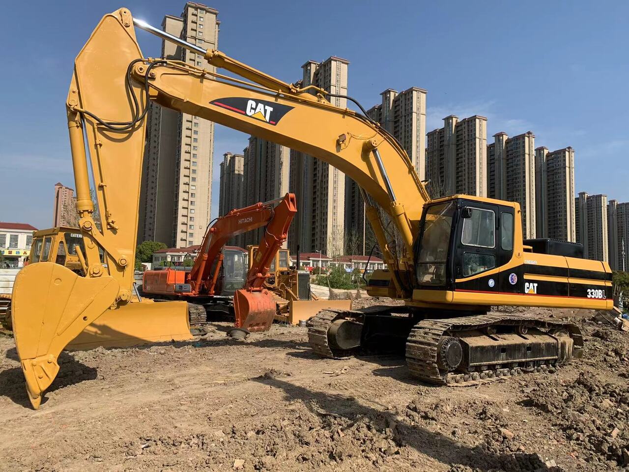 CATERPILLAR 330BL - Pelle sur chenille: photos 3 CATERPILLAR 330BL - Pelle sur chenille: photos 3
