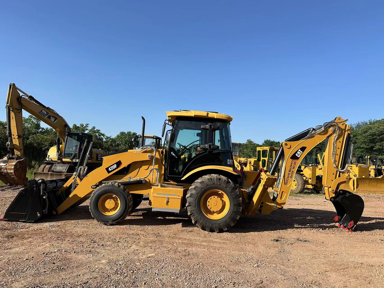 CATERPILLAR 420F2 - Tractopelle: photos 4 CATERPILLAR 420F2 - Tractopelle: photos 4