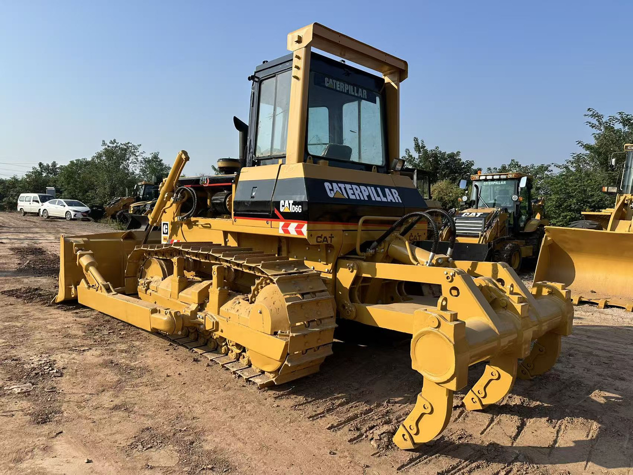 CATERPILLAR D6G - Bulldozer: photos 1 CATERPILLAR D6G - Bulldozer: photos 1