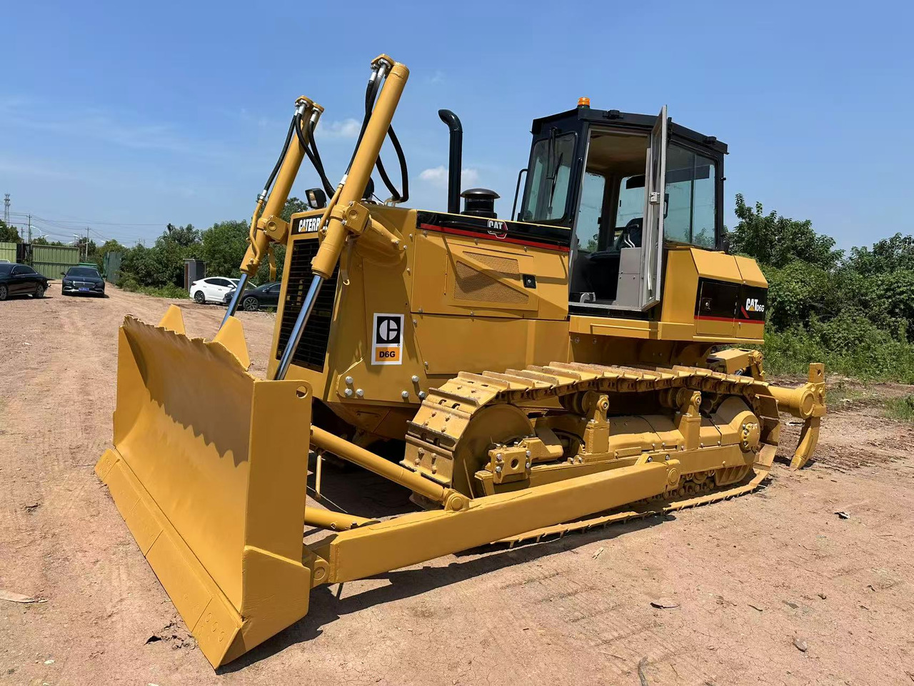 CATERPILLAR D6G - Bulldozer: photos 1 CATERPILLAR D6G - Bulldozer: photos 1