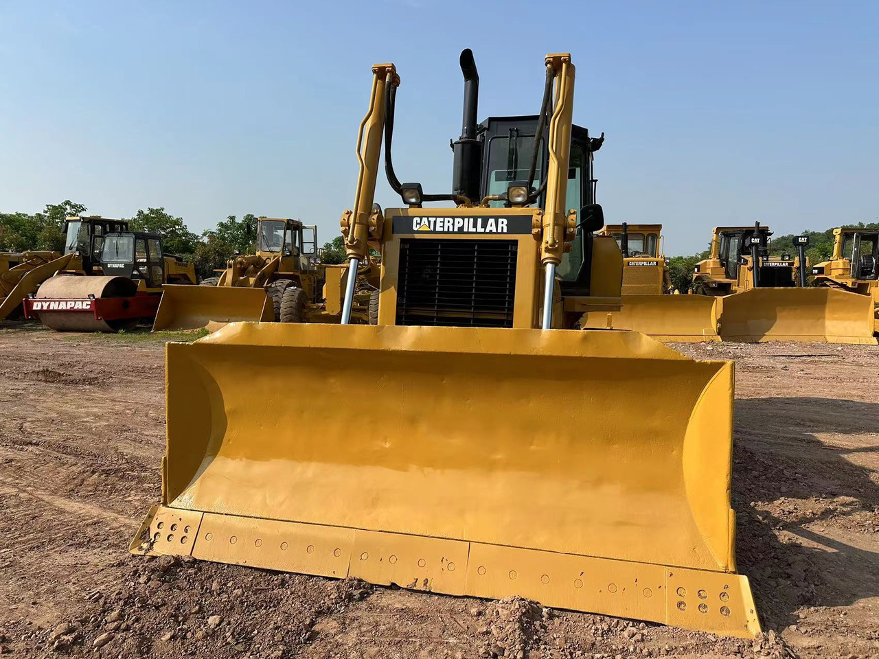 CATERPILLAR D6G Crawler Dozer - Bulldozer: photos 2 CATERPILLAR D6G Crawler Dozer - Bulldozer: photos 2