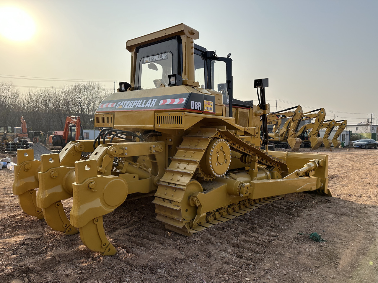 CATERPILLAR D8R - Bulldozer: photos 1 CATERPILLAR D8R - Bulldozer: photos 1