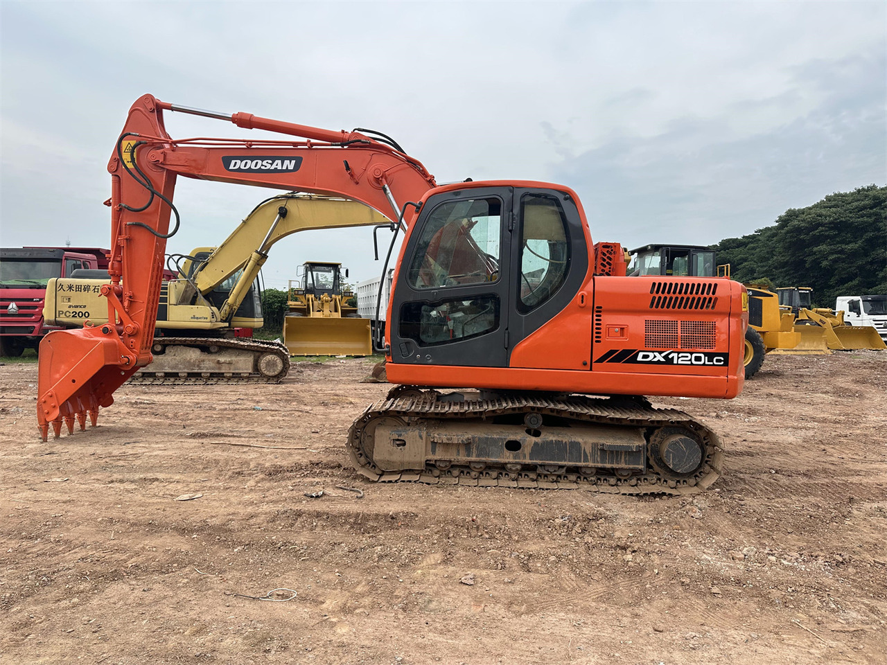 Doosan DX120 - Pelle sur chenille: photos 2 Doosan DX120 - Pelle sur chenille: photos 2