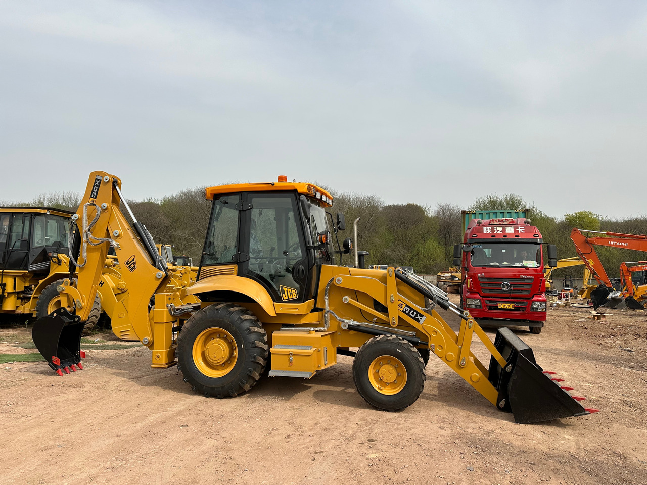 JCB 3CX - Tractopelle: photos 1 JCB 3CX - Tractopelle: photos 1