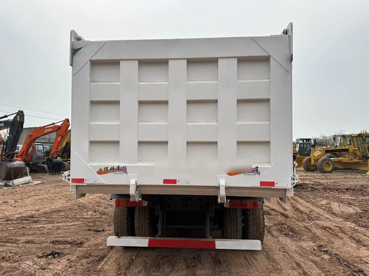 Camion benne SINOTRUK HOWO 371 with Bumper: photos 8