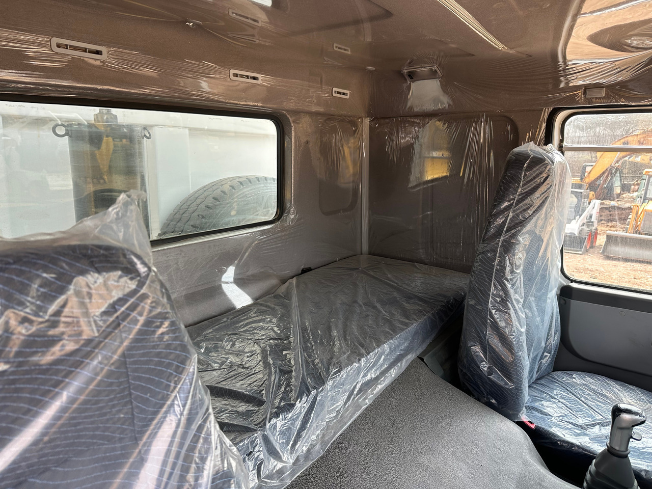 SINOTRUK HOWO 371hp 6x4 Dump truck - Camion benne: photos 4 SINOTRUK HOWO 371hp 6x4 Dump truck - Camion benne: photos 4