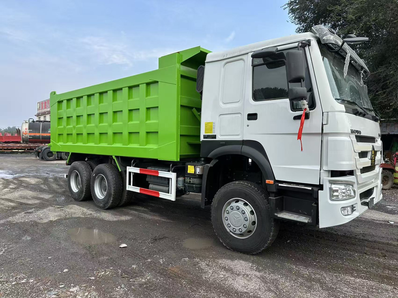 SINOTRUK HOWO 400HP 6X4 Tipper Truck - Camion benne: photos 3 SINOTRUK HOWO 400HP 6X4 Tipper Truck - Camion benne: photos 3