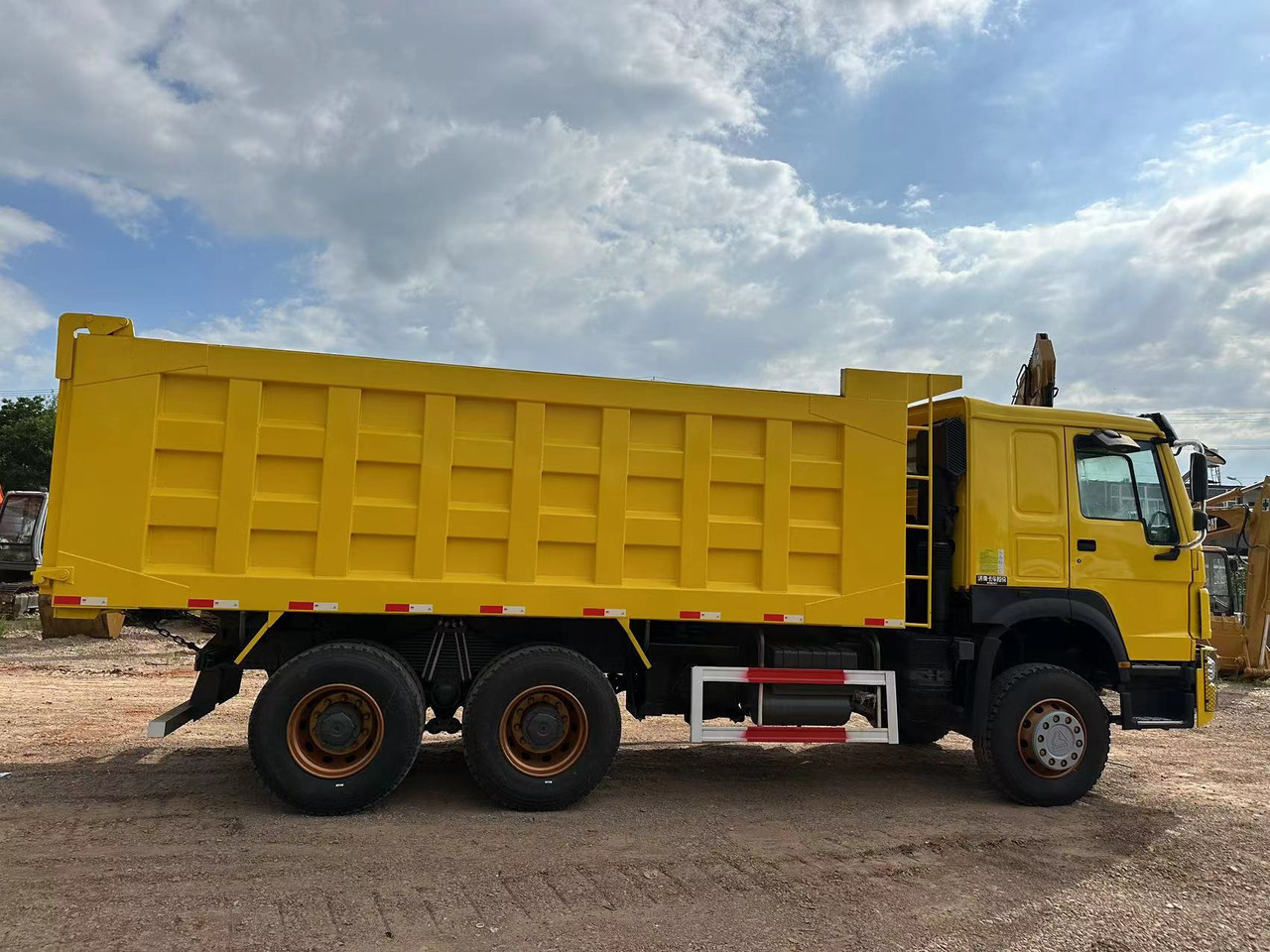 Camion benne SINOTRUK Howo 371 Dump truck: photos 6