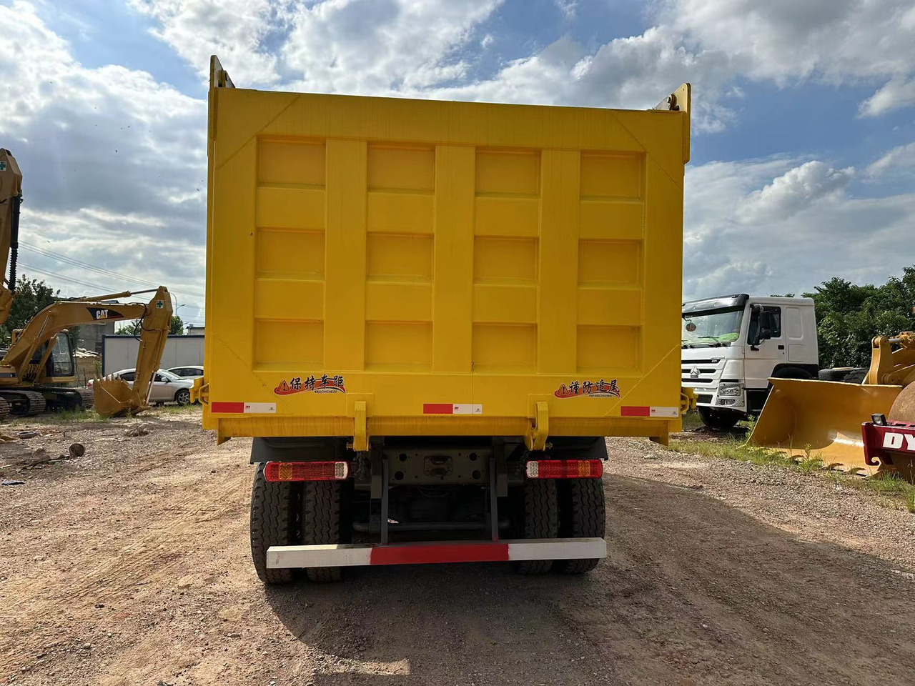 Camion benne SINOTRUK Howo 371 Dump truck: photos 8