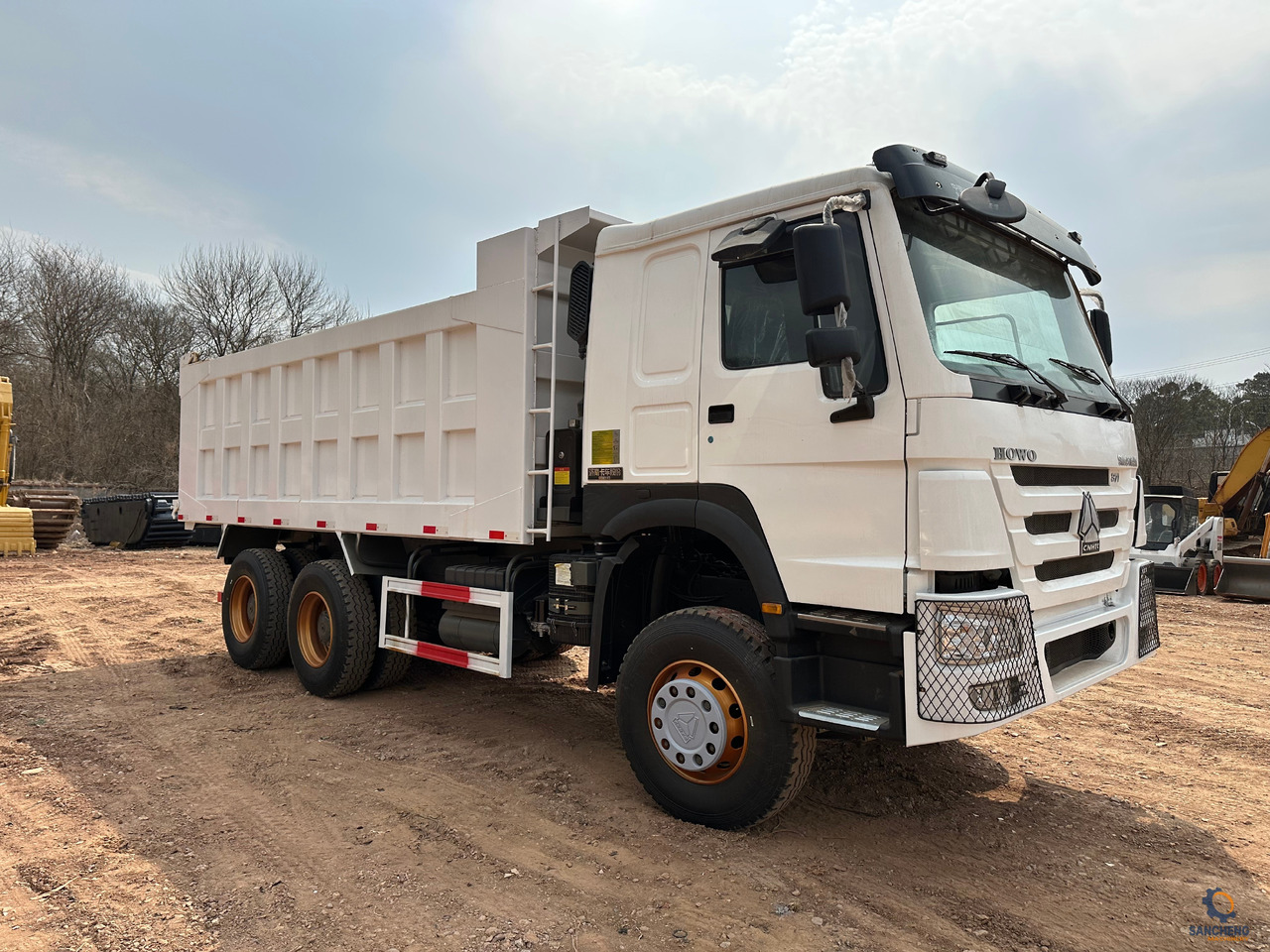 Camion benne pour transport de équipements lourds SINOTRUK Howo Dump truck 371: photos 7