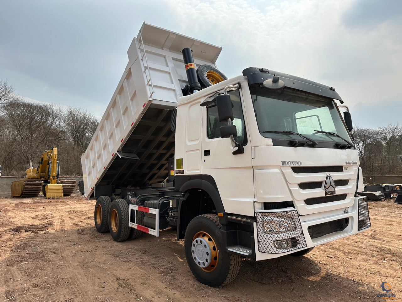 Camion benne pour transport de équipements lourds SINOTRUK Howo Dump truck 371: photos 9